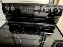 Load image into Gallery viewer, (T08934) Kenmore Electric Stove - 8934
