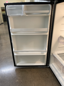 Whirlpool Stainless Refrigerator - 5605