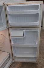 Load image into Gallery viewer, (T08534) Hotpoint Refrigerator -8534
