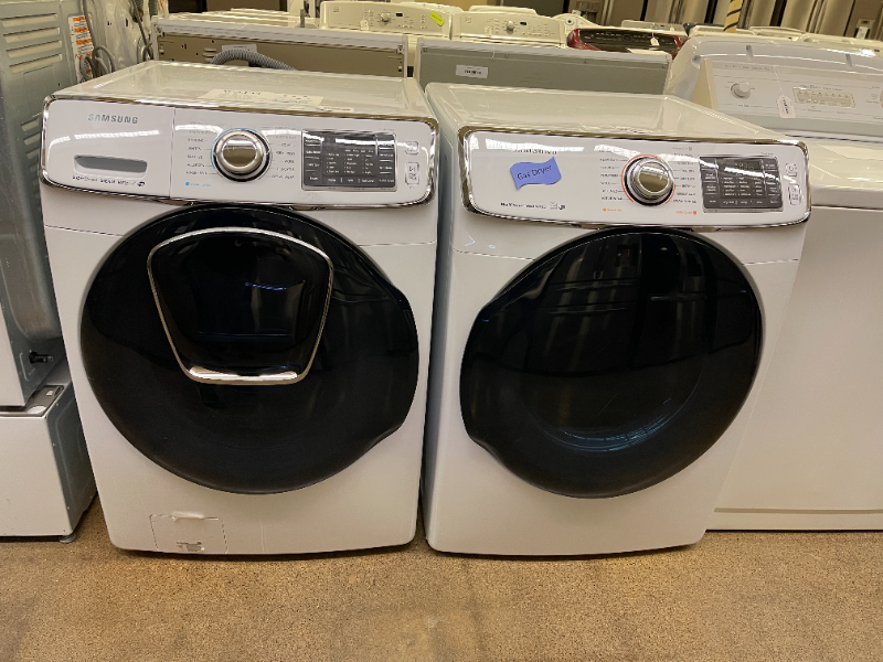 Samsung Front Load Washer and Gas Dryer Set - 5679 - 5680