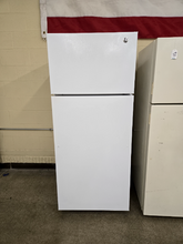 Load image into Gallery viewer, GE Refrigerator - 5814
