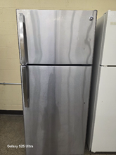 Load image into Gallery viewer, GE Refrigerator - 7928
