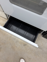 Load image into Gallery viewer, (T08684) GE Electric Stove - 8684
