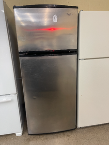 Whirlpool Stainless Refrigerator - 5605