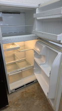 Load image into Gallery viewer, GE Refrigerator - 8251
