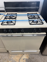 Load image into Gallery viewer, (T08737) Hotpoint Gas Stove - 8737
