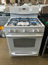 Load image into Gallery viewer, GE Gas Stove -7804
