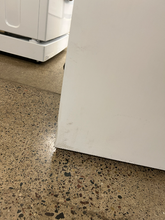 Load image into Gallery viewer, Frigidaire 17.6 cu ft White Top Freezer Refrigerator - 7660
