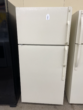 Load image into Gallery viewer, GE Refrigerator - 6175
