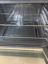 Load image into Gallery viewer, (T08991) Frigidaire Gas Stove - 8991
