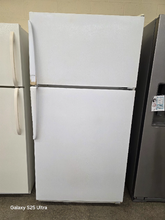 Load image into Gallery viewer, Amana Refrigerator -7915
