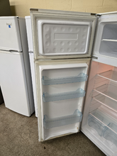 Load image into Gallery viewer, Criterian Refrigerator - 7876
