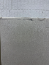 Load image into Gallery viewer, (T08741) Hotpoint Refrigerator - 8741
