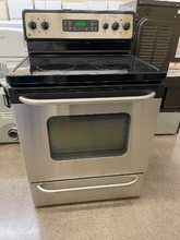 Load image into Gallery viewer, GE Stainless Electric Stove - 3904
