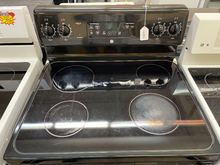 Load image into Gallery viewer, GE Black Electric Stove - T05560
