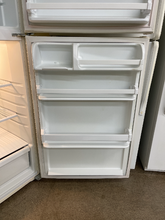 Load image into Gallery viewer, Estate by Whirlpool Refrigerator - 5494
