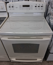 Load image into Gallery viewer, (T08542) GE Electric Stove - 8542
