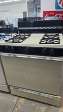 Load image into Gallery viewer, Hotpoint Gas Stove - 8156
