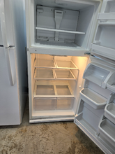Load image into Gallery viewer, (T09144) Whirlpool Refrigerator - 9144
