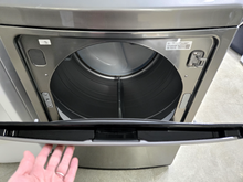 Load image into Gallery viewer, LG Electric Dryer - 7942
