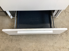Load image into Gallery viewer, (T09051) Frigidaire Gas Stove - 9051
