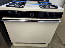 Load image into Gallery viewer, Hotpoint Gas Stove - 8193
