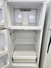 Load image into Gallery viewer, Hotpoint Refrigerator - 8105
