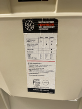 Load image into Gallery viewer, Frigidaire Freezer - 5673
