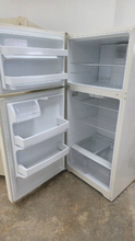 Load image into Gallery viewer, (T08202) Hotpoint Refrigerator - 8202
