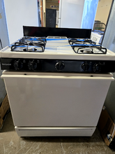 Load image into Gallery viewer, (T08624) Hotpoint Gas Stove - 8624
