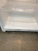 Load image into Gallery viewer, Whirlpool Refrigerator - 6033
