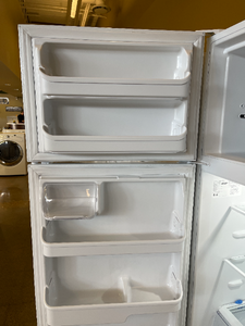 Frigidaire 20.5 cu ft Refrigerator - 3985