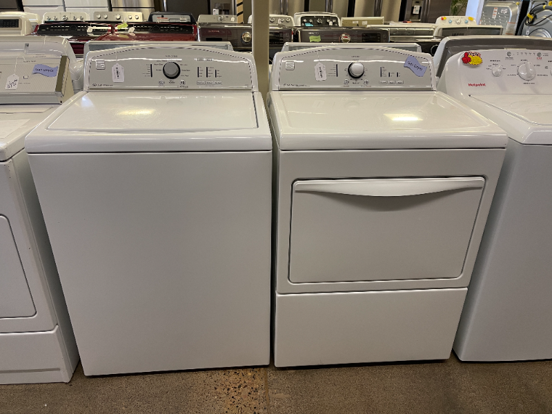 Kenmore Washer and Gas Dryer Set - 5523 - 5522