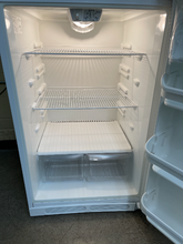Load image into Gallery viewer, Kenmore Refrigerator - 5324
