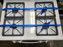 Load image into Gallery viewer, (T08671) Amana Gas Stove - 8671
