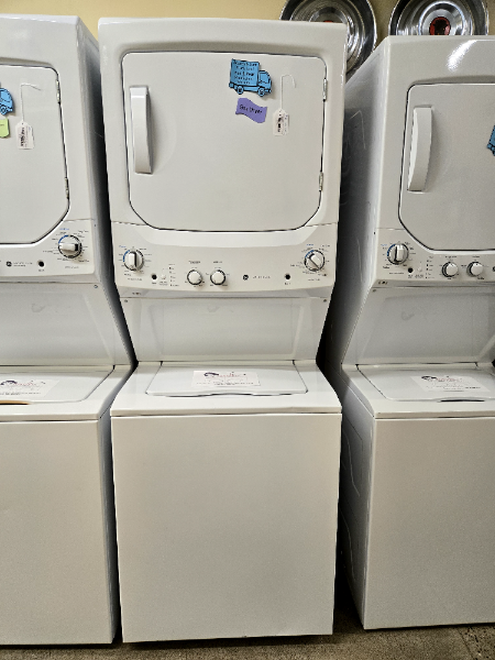 GE 3.8 Cu. Ft. Washer and 5.9 Cu. Ft. Gas Dryer Laundry Center - 7293