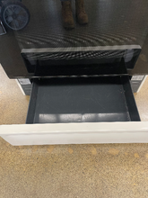 Load image into Gallery viewer, Hotpoint Gas Stove - 5940
