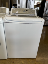 Load image into Gallery viewer, Kenmore Washer and Electric Dryer Set - 5163 - 5101
