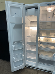 GE Side by Side Refrigerator - 4679