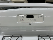 Load image into Gallery viewer, GE Gas Stove - 7381
