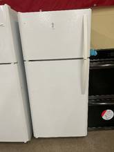 Load image into Gallery viewer, Whirlpool Refrigerator - 7088
