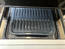 Load image into Gallery viewer, Frigidaire Gas Stove - 7979
