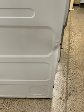 Load image into Gallery viewer, Hotpoint 6.2 cu Ft. Gas Dryer - 6812
