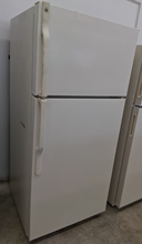 Load image into Gallery viewer, (T08535) GE Refrigerator - 8535
