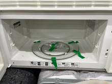 Load image into Gallery viewer, GE Microwave - 6255
