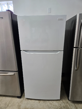 Load image into Gallery viewer, (T08896) Frigidaire Refrigerator - 8896
