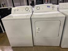 Load image into Gallery viewer, Amana Washer and Gas Dryer Set - 5817 - 5816
