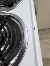 Load image into Gallery viewer, Hotpoint 20" Coil Eledtric Stove - 8277
