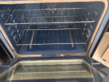 Load image into Gallery viewer, (T08999) Samsung Gas Stove - 8999
