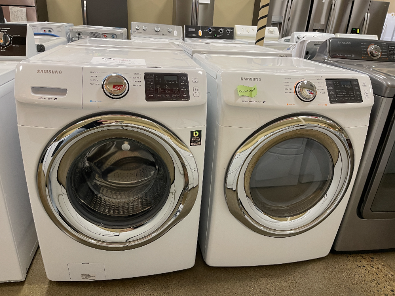 Samsung Front Load Washer and Electric Dryer Set - 4639 - 3953